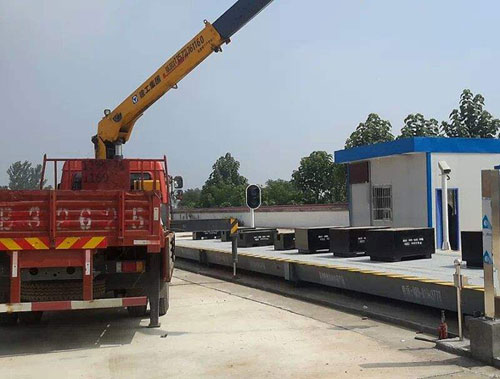 楚雄市監(jiān)局對(duì)在用地磅單位開展計(jì)量檢查